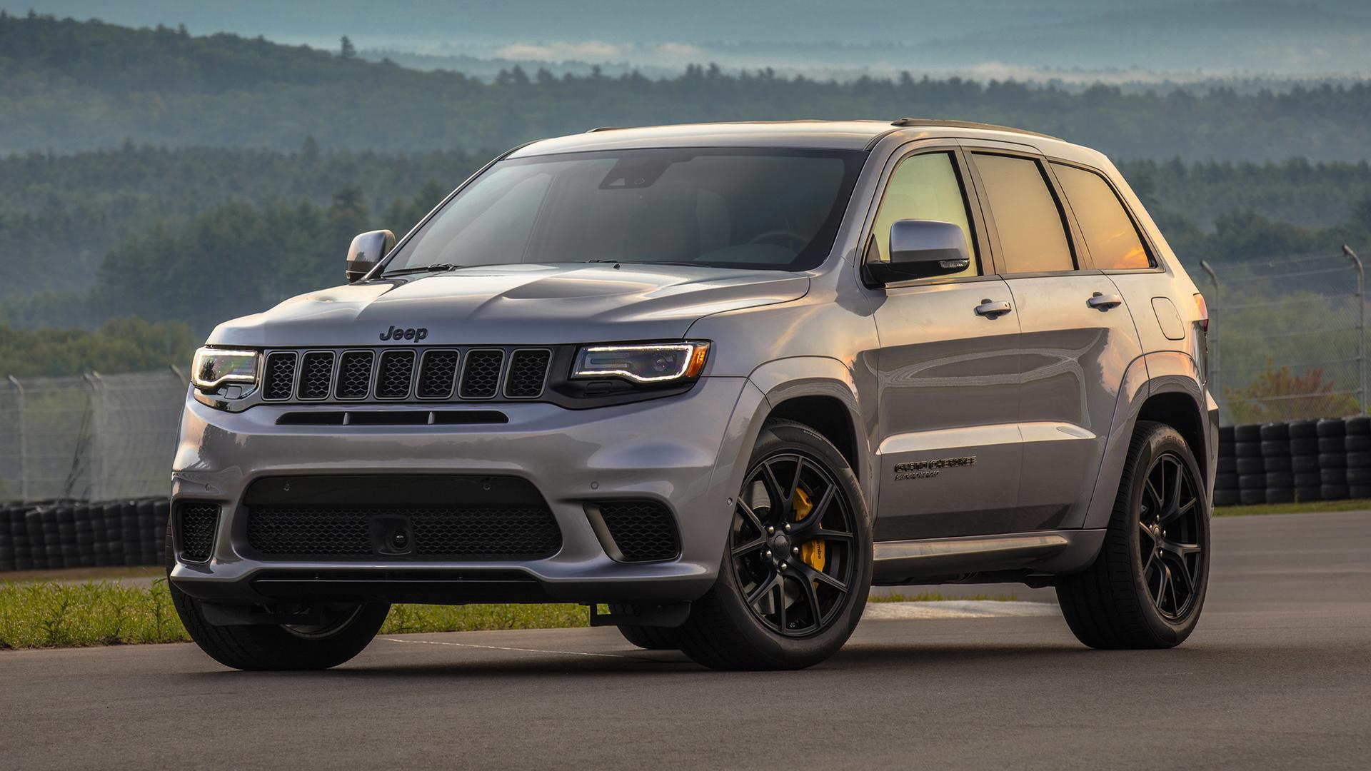 Jeep Trackhawk Rips RWD Burnouts By Simply Pulling A Fuse