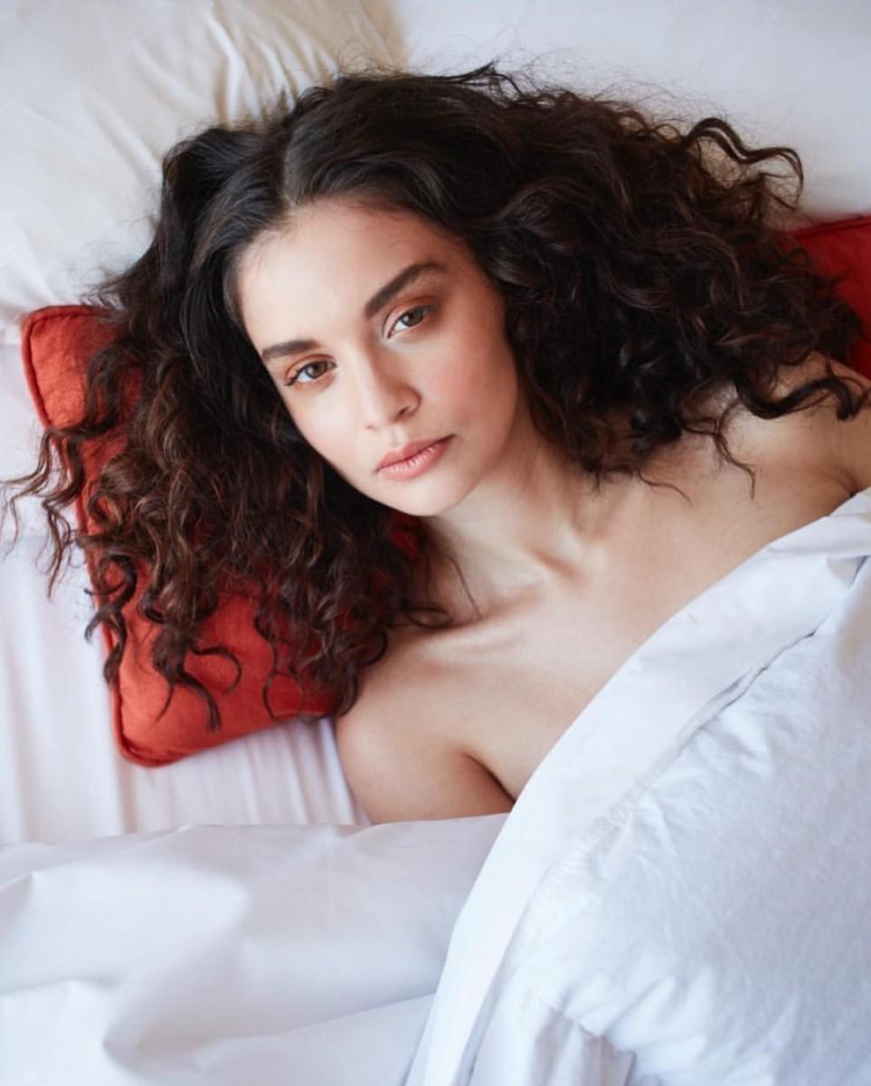 Sabrina Claudio wallpaper