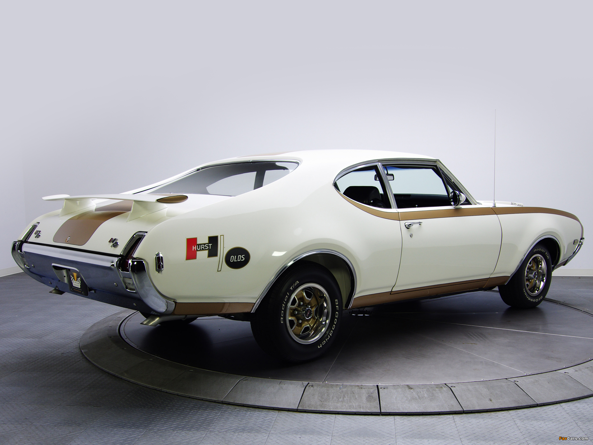 Hurst Olds 442 Holiday Coupe 1969 Wallpaper (2048x1536)