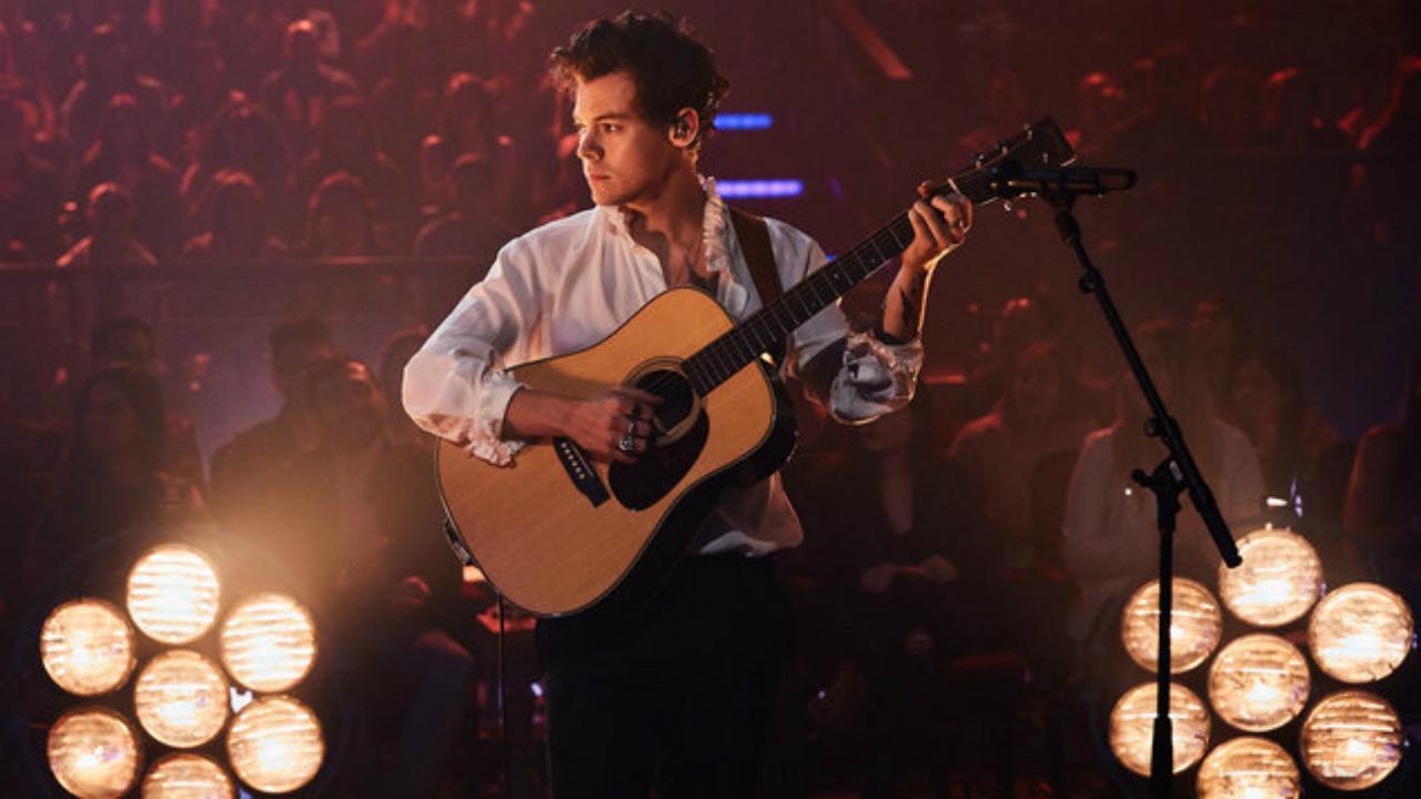 Harry Styles Debuts at No. 1 on Billboard 200 Albums Chart