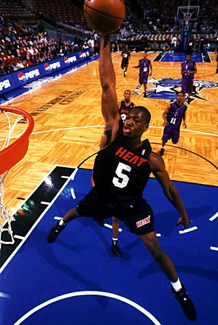 Dwyane Wade playing in summer league as a rookie. Rare NBA Photo