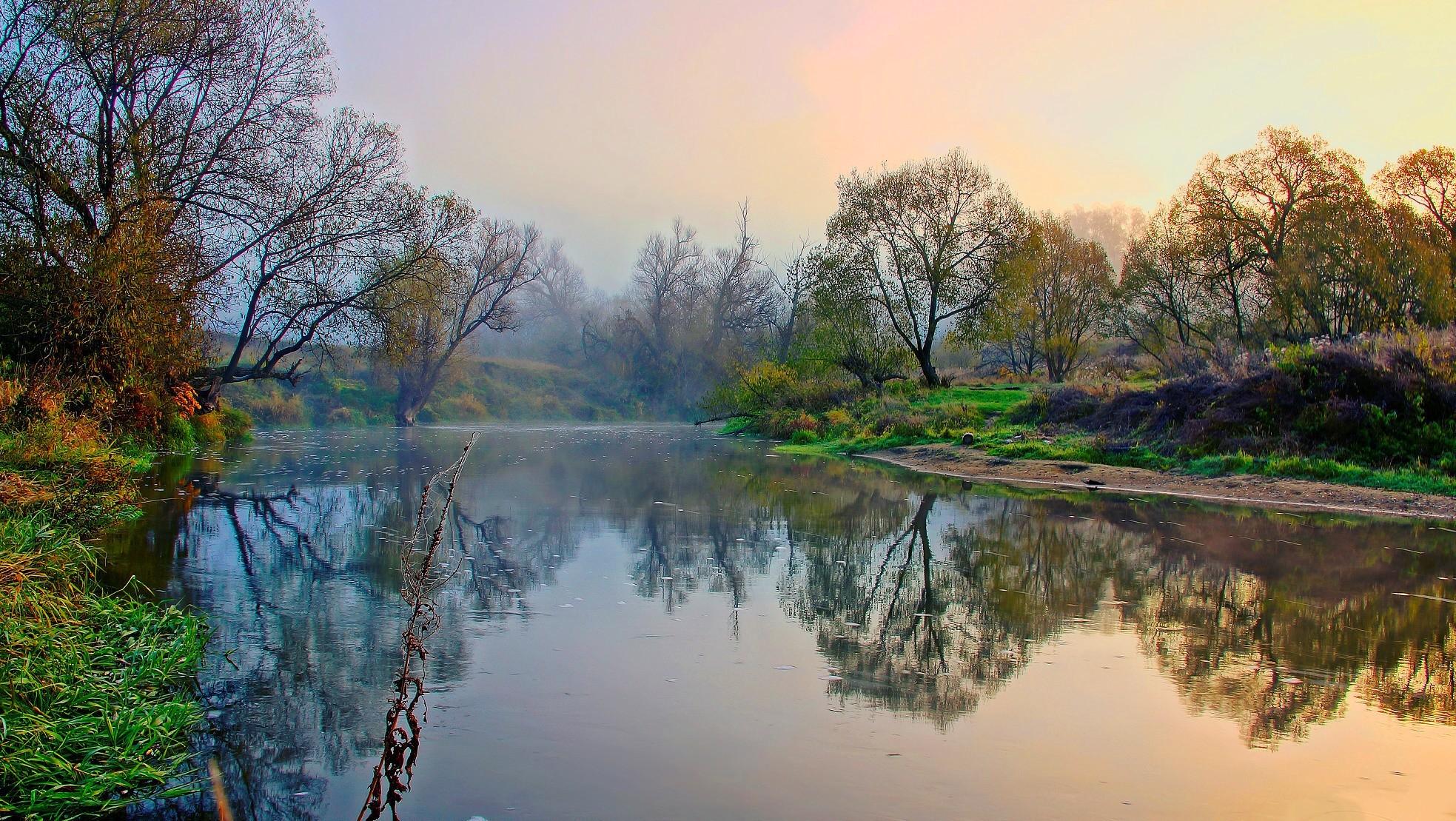 Autumn morning in the river wallpaper. PC