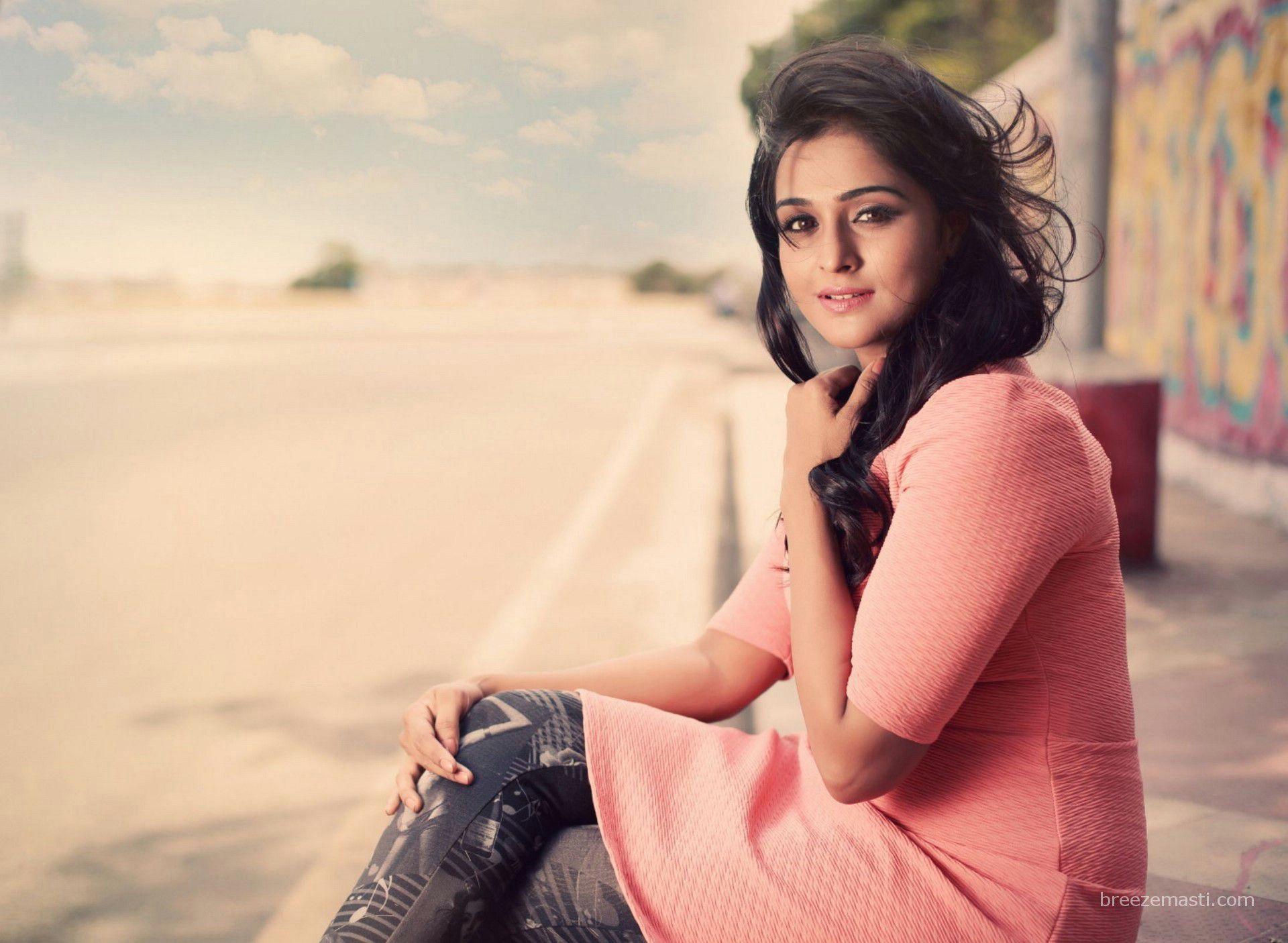 Remya Nambeesan HD Photo Image
