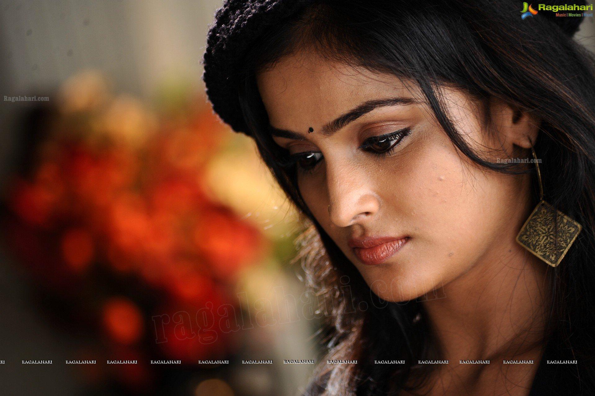 Remya Nambeesan (HD) Image 1. Telugu Actress Wallpaper