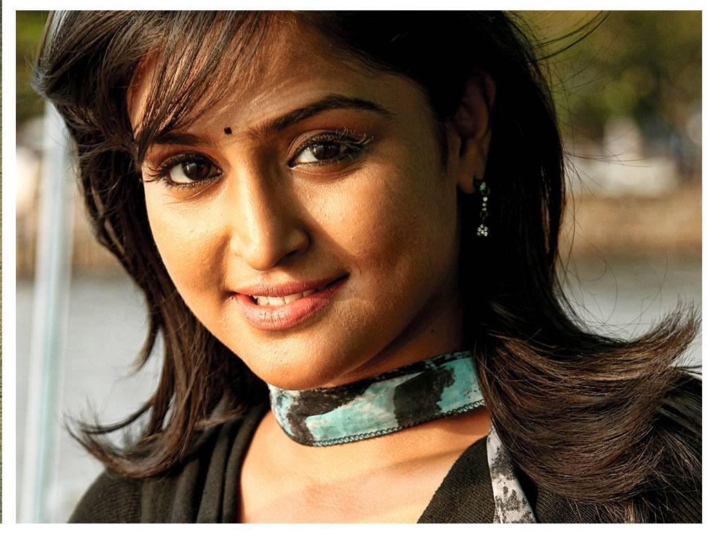 South Actress Remya Nambeesan Good Looking Photo Stills And Image