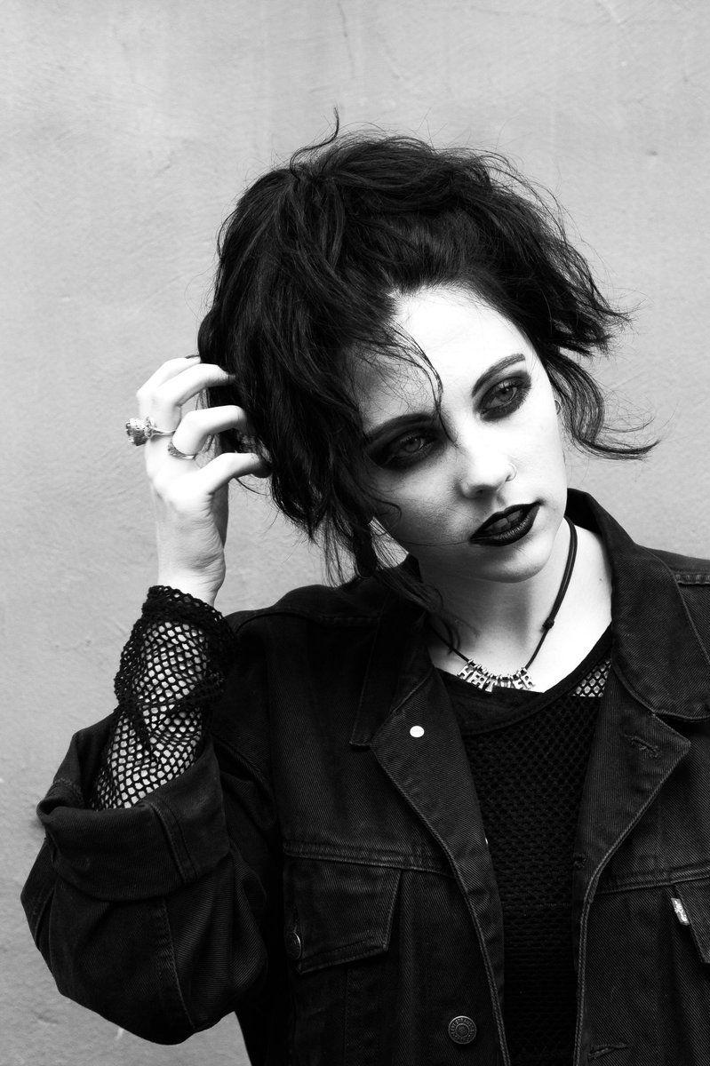 Heather Baron Gracie Pale Waves. Singers & Bands. Pale