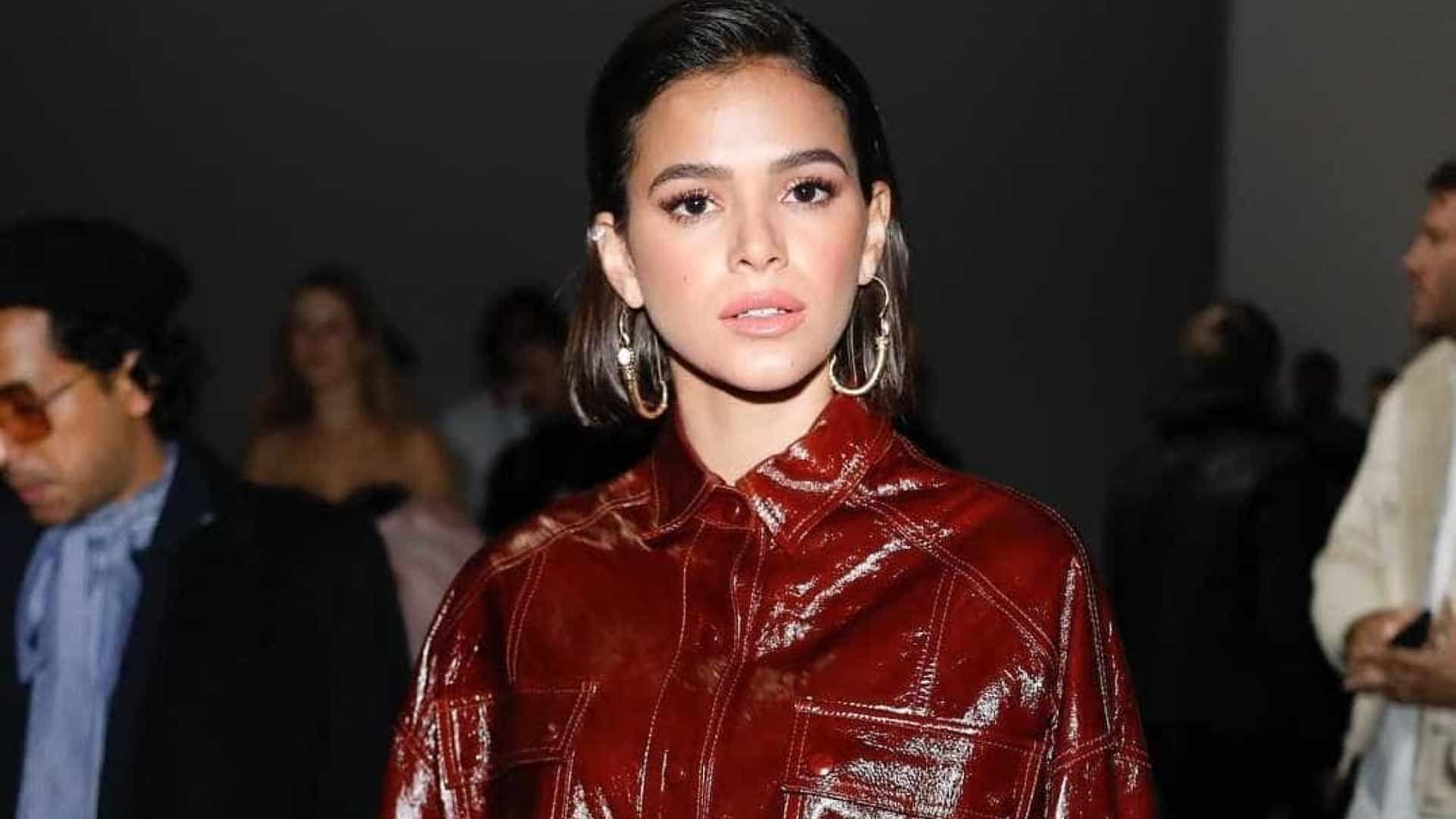 Bruna Marquezine recebe ramo de rosas e brinca: Mozão que vale a pena