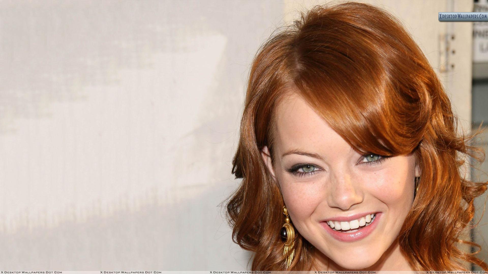 Emma Stone Smiling Pink Lips And Cute Eyes Wallpaper
