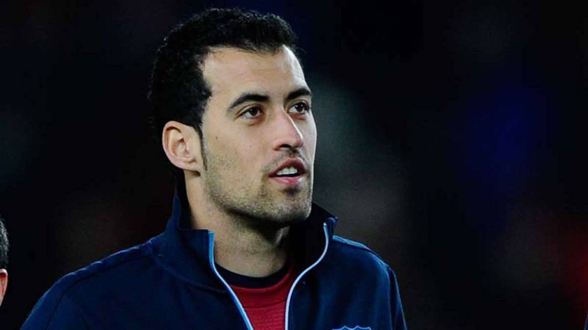 Sergio Busquets Footballer Wallpaper HD Wallpaper