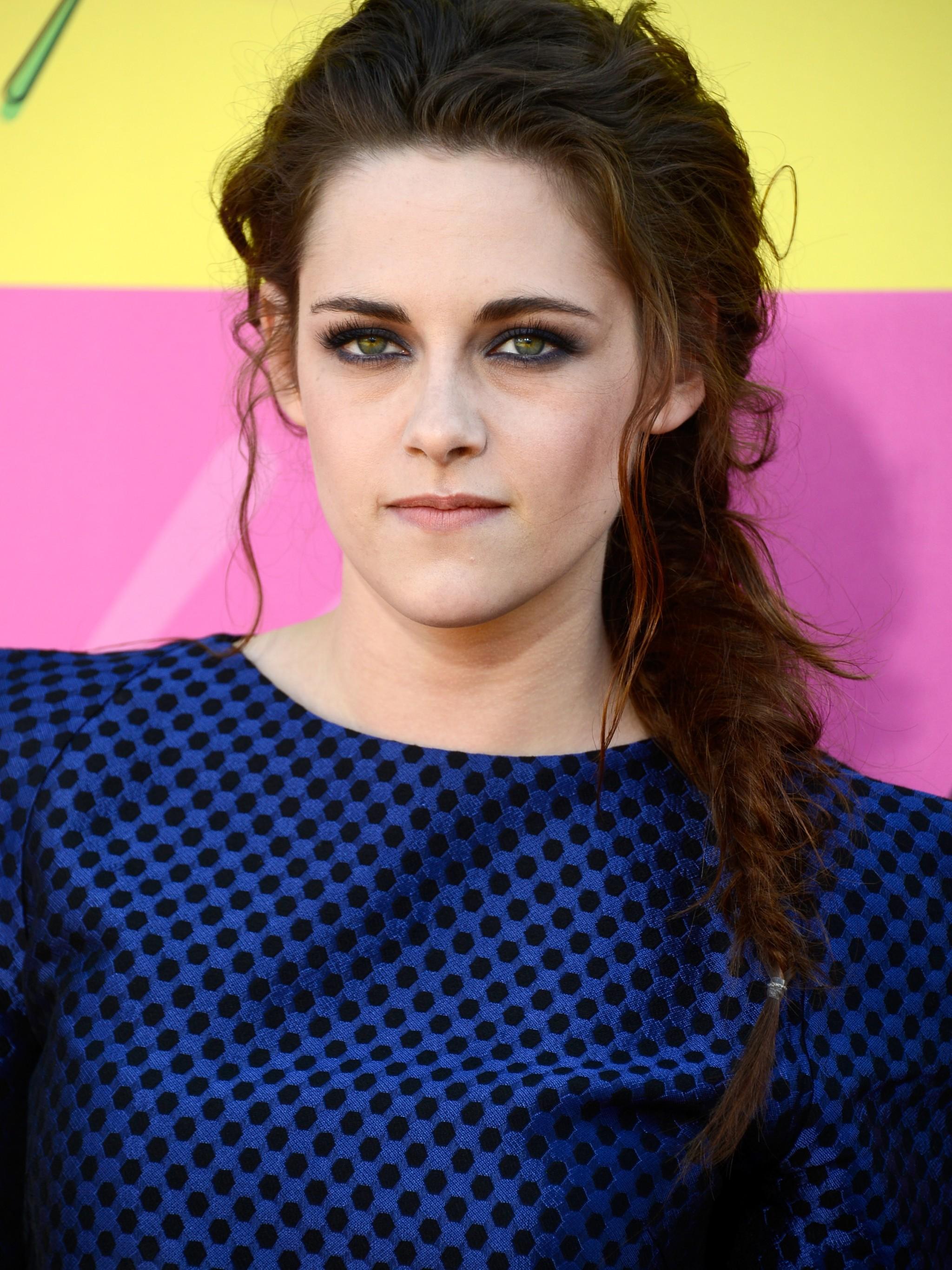 Download Wallpaper 2048x2732 Kristen stewart career, Kristen stewart