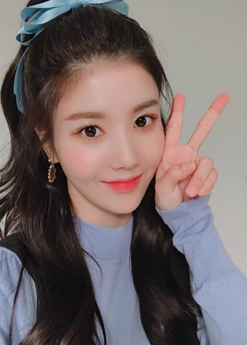 Netizens Claim IZ*ONE's Kwon Eunbi Underwent Plastic Surgery After
