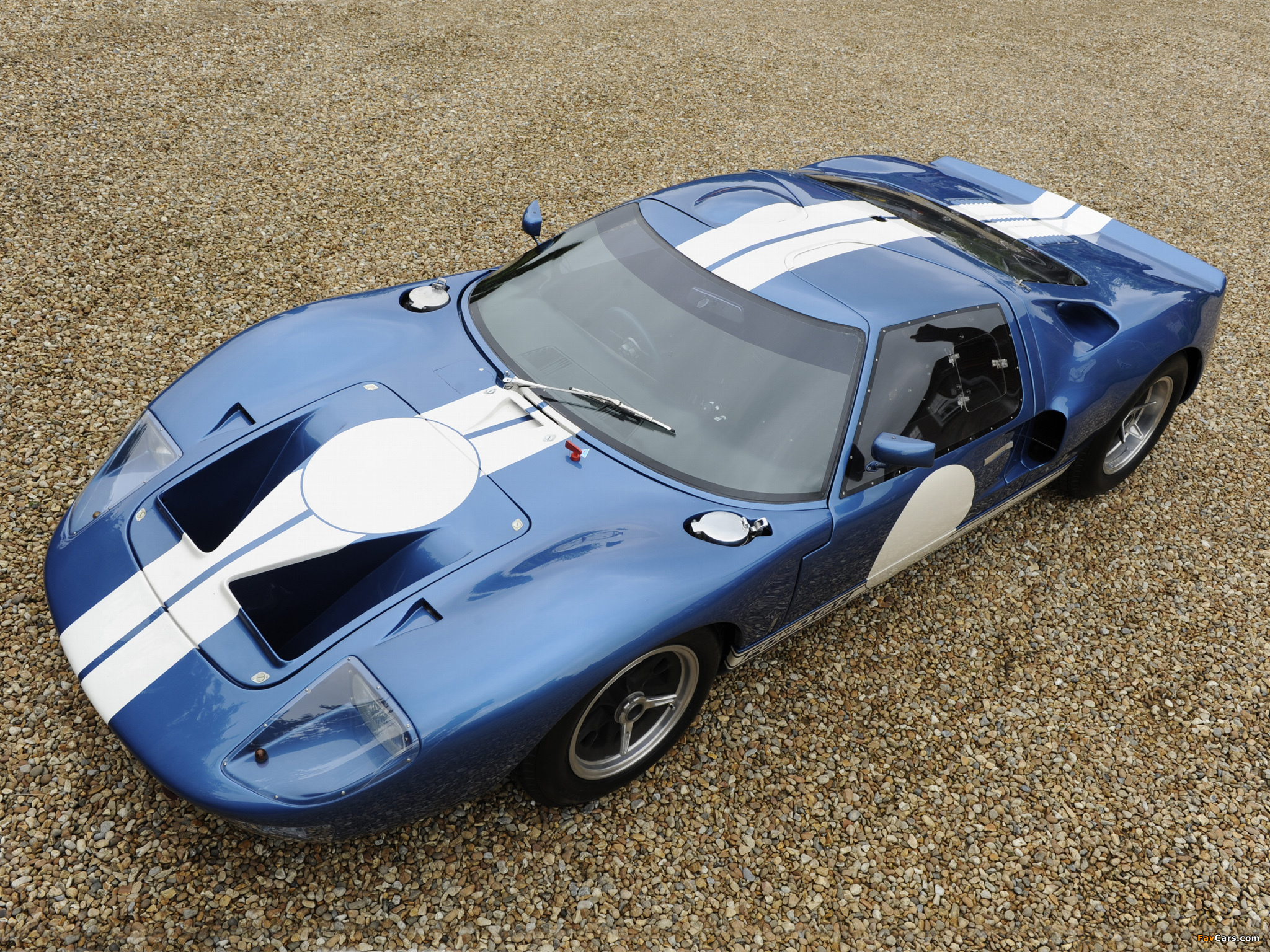 image of Ford GT40 (MkII) 1965–66 (2048x1536)