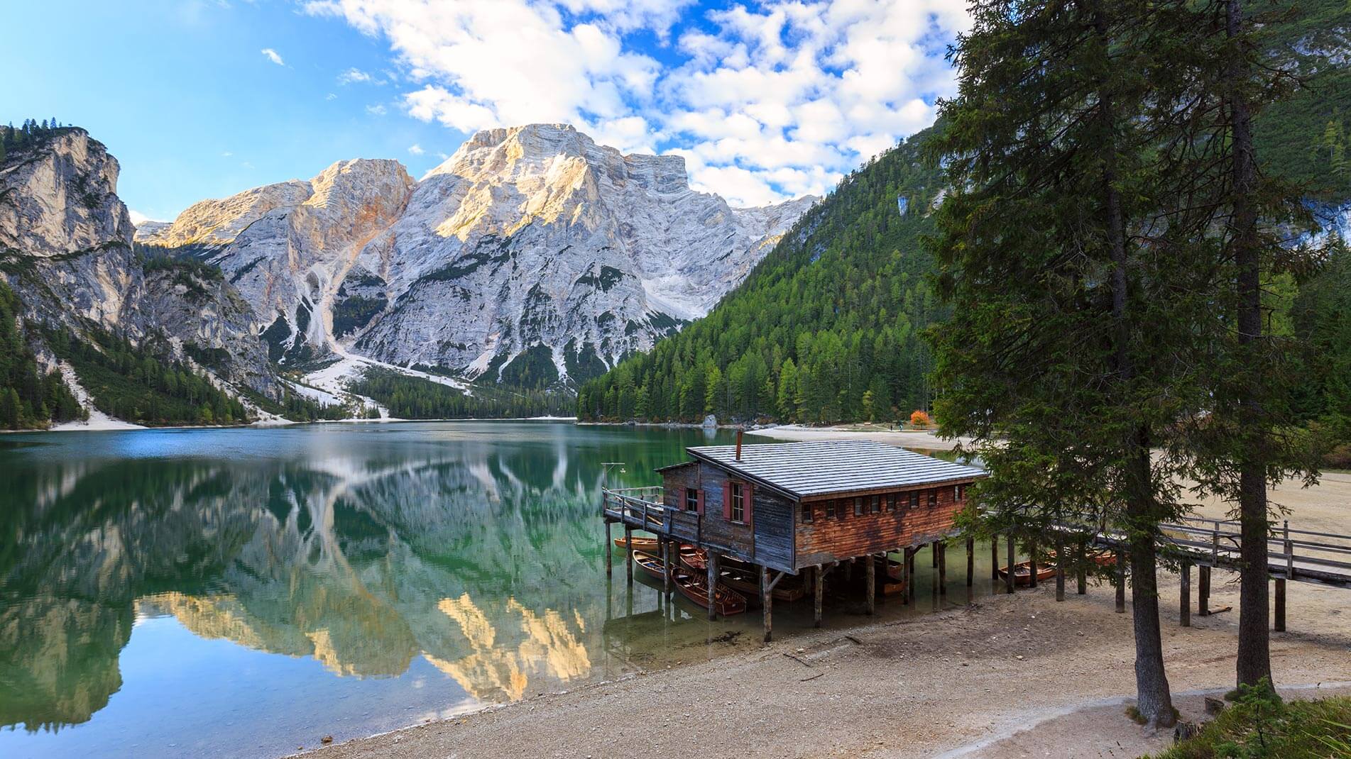 Hotel in the italian Dolomites. Lake Braies Edelweiß