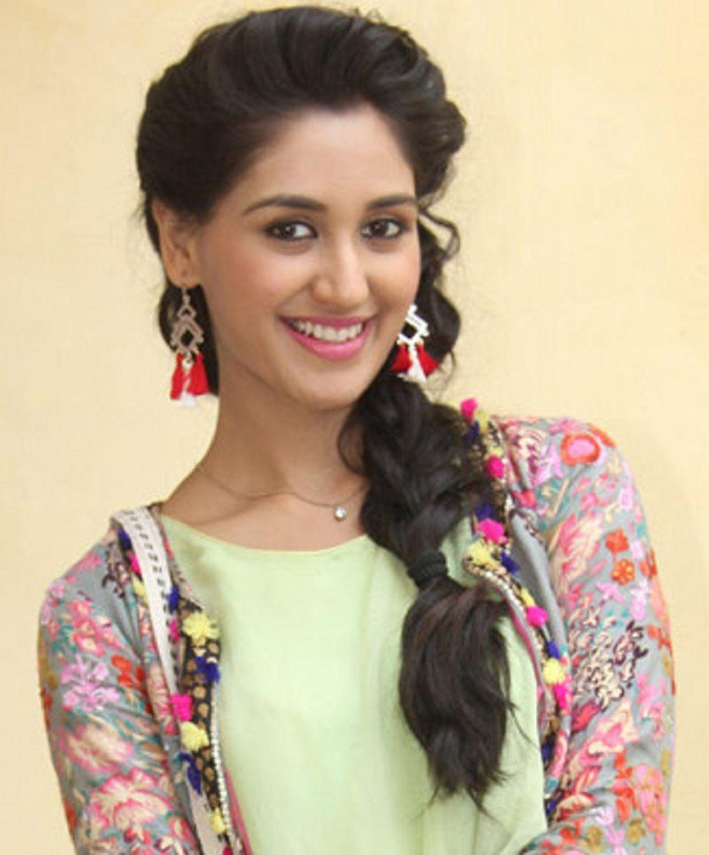 Nikita Dutta Bollywood Serial Actress Cute Image And Photo