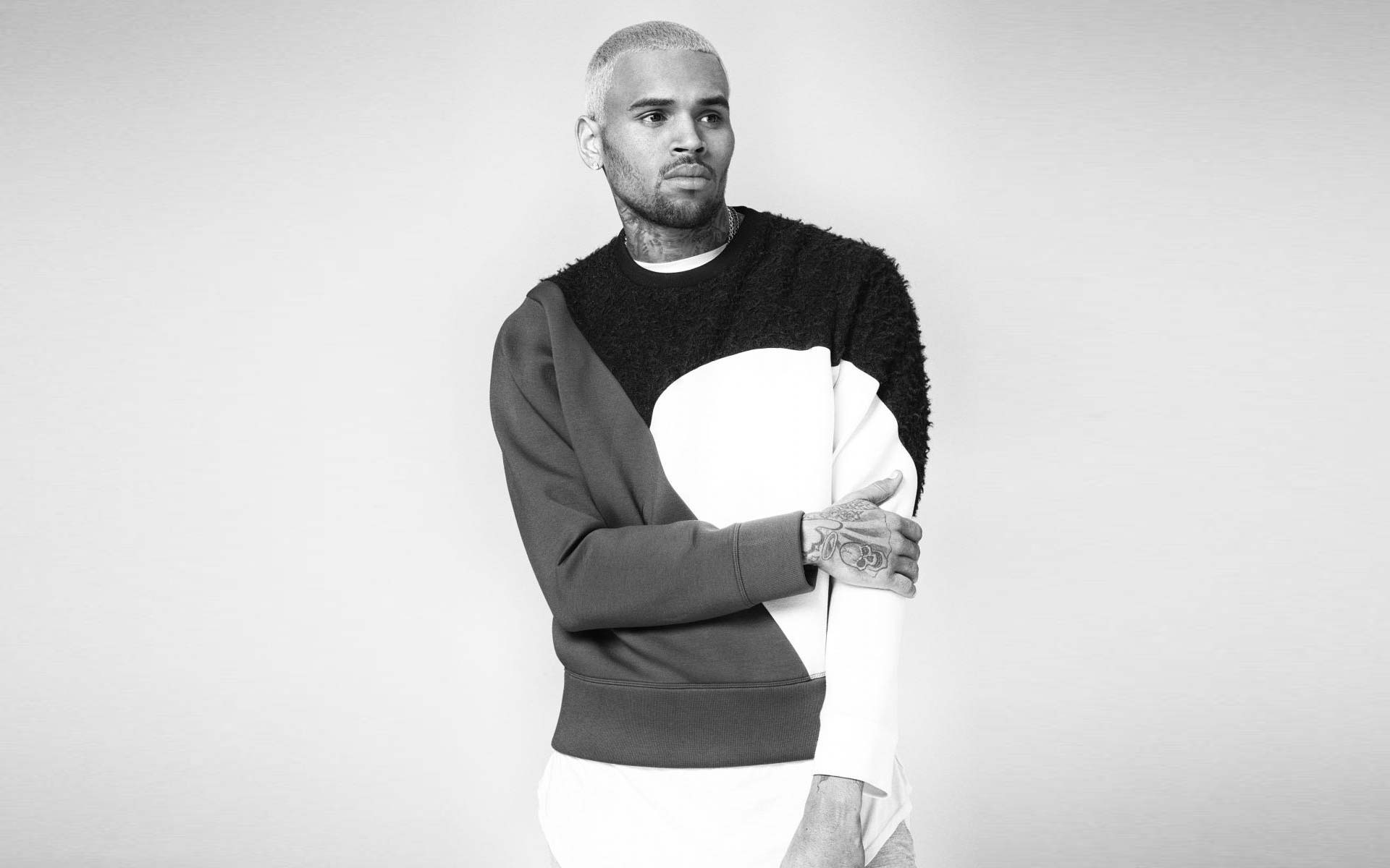 Chris Brown lança sua parceria com Drake e comenta: espere até o