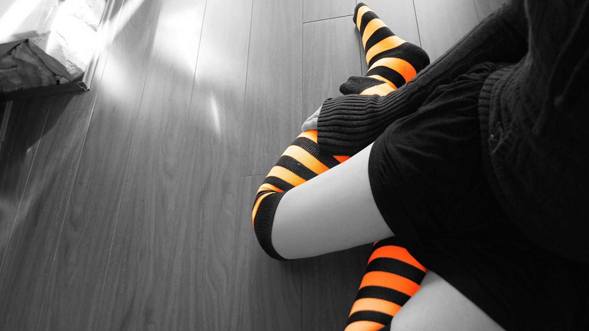 1920x1080 women stockings stripes legs selective coloring