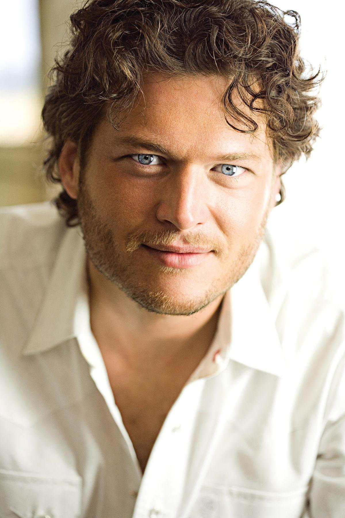 Blake Shelton- What great hair and eyes!!!!!!. Music.People