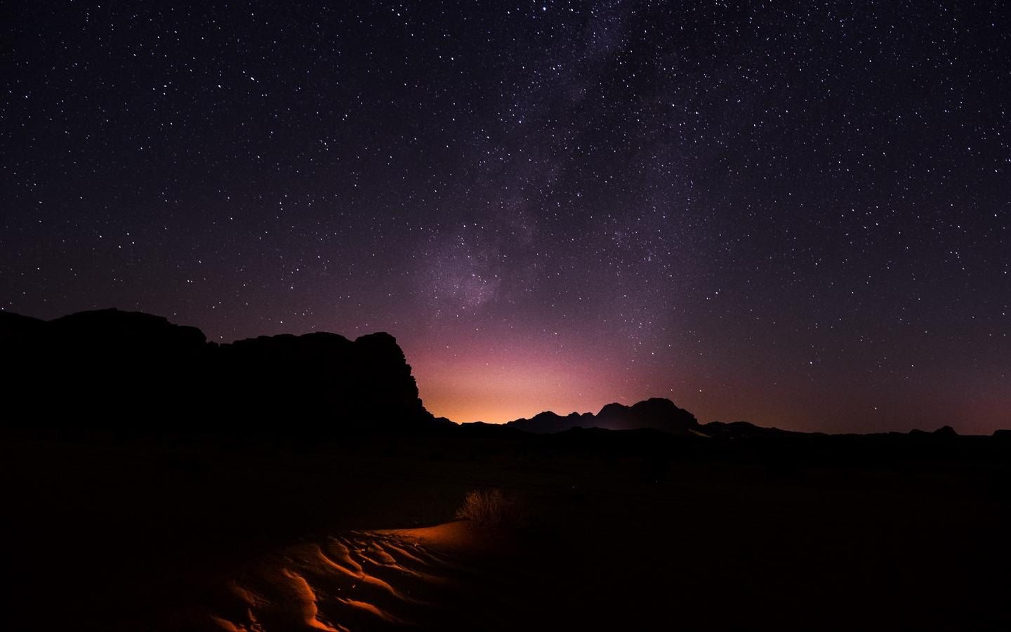 Download wallpaper 1440x900 starry sky, desert, night, wadi rum