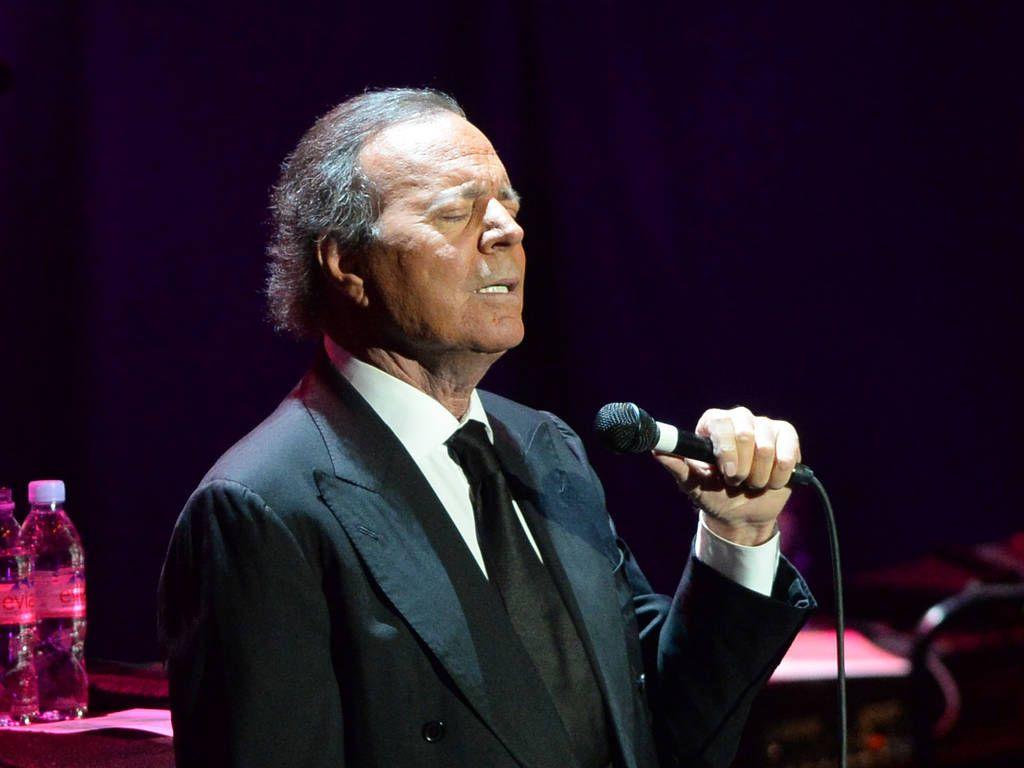 Julio Iglesias loses paternity trial