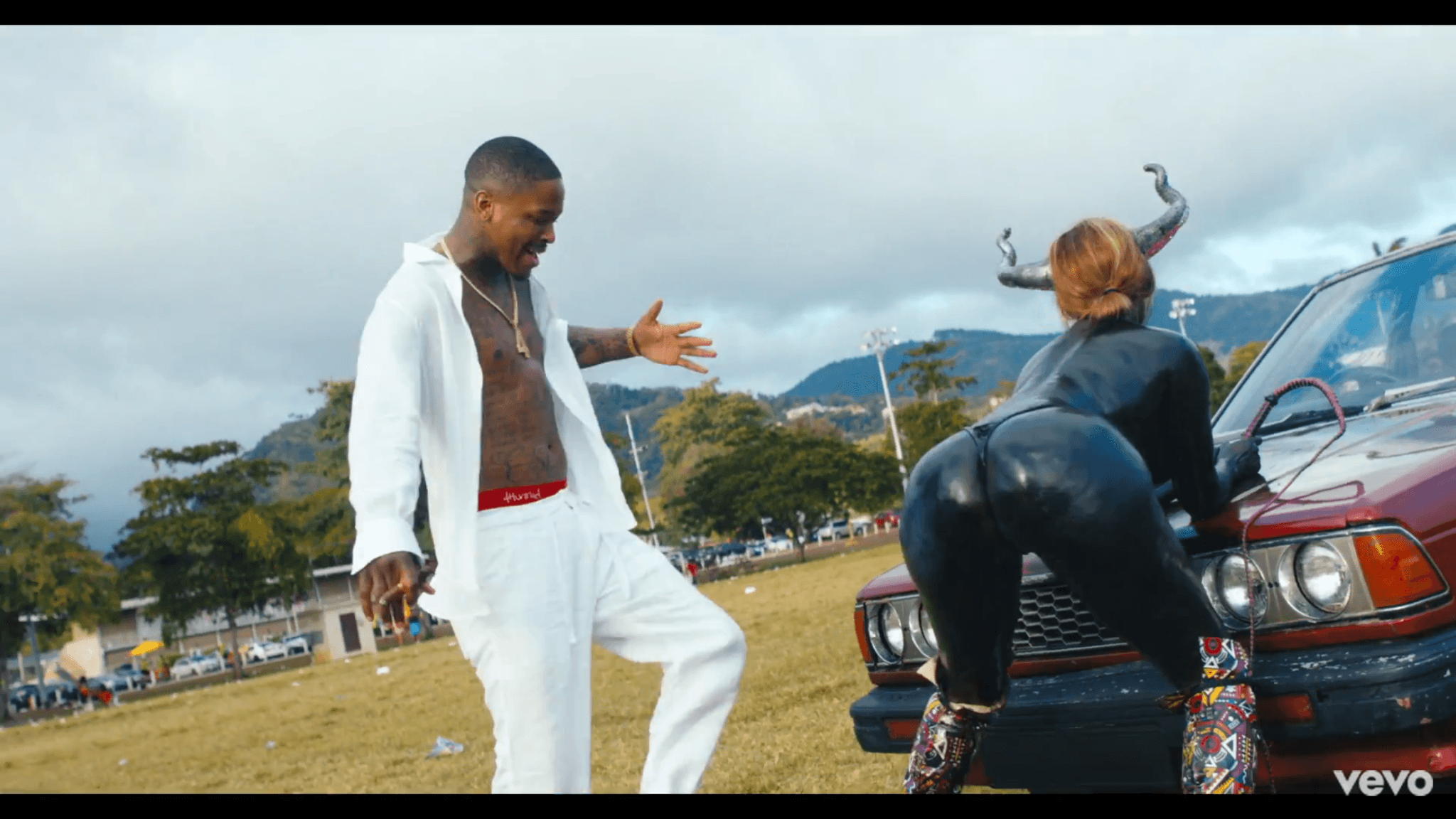 YG It, Shake It (Feat. DJ Mustard) (Uncut Music Video)
