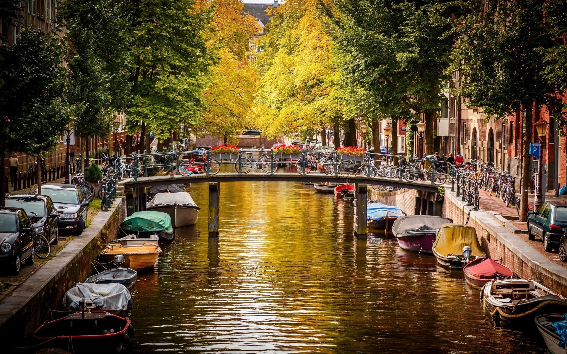 Bridge over the River in Amsterdam widescreen wallpaper. Wide