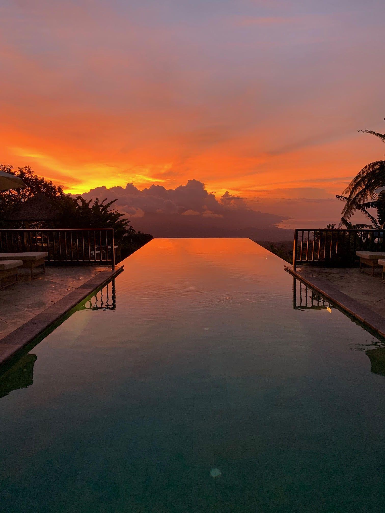 The Infinity Pool site is perfect to enjoy beautiful sunsets #sunset