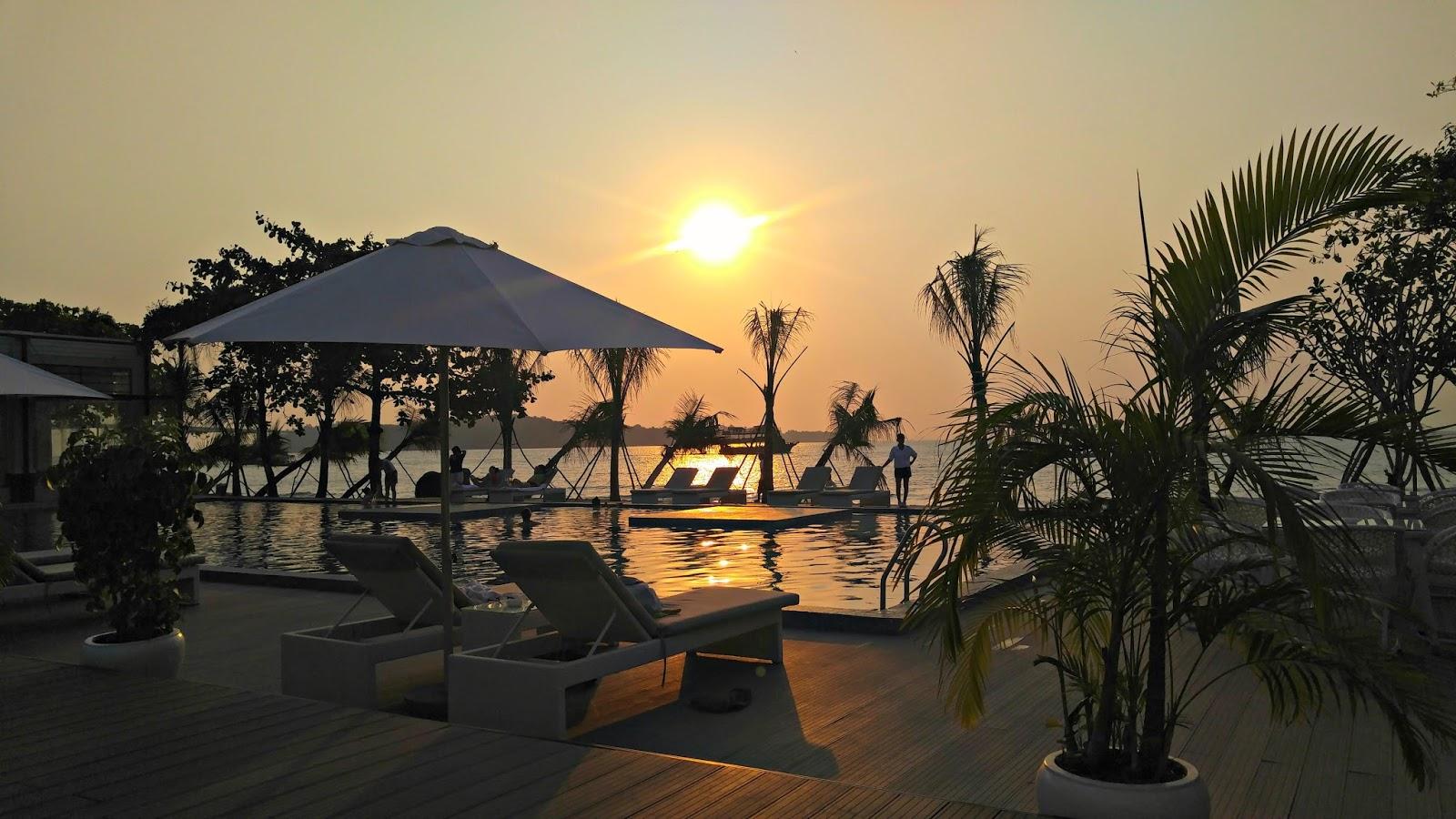 Mami Eggroll: Infinity Pool At Queenco Victory Beach Sihanoukville