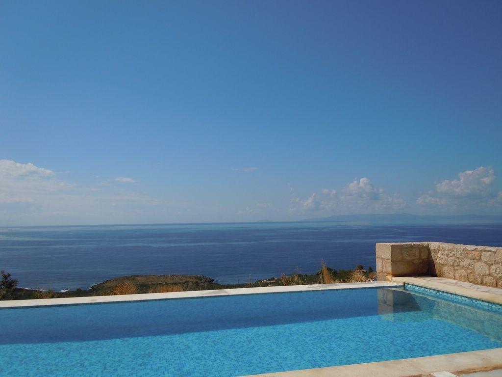 Special Offer for June villa with private infinity pool
