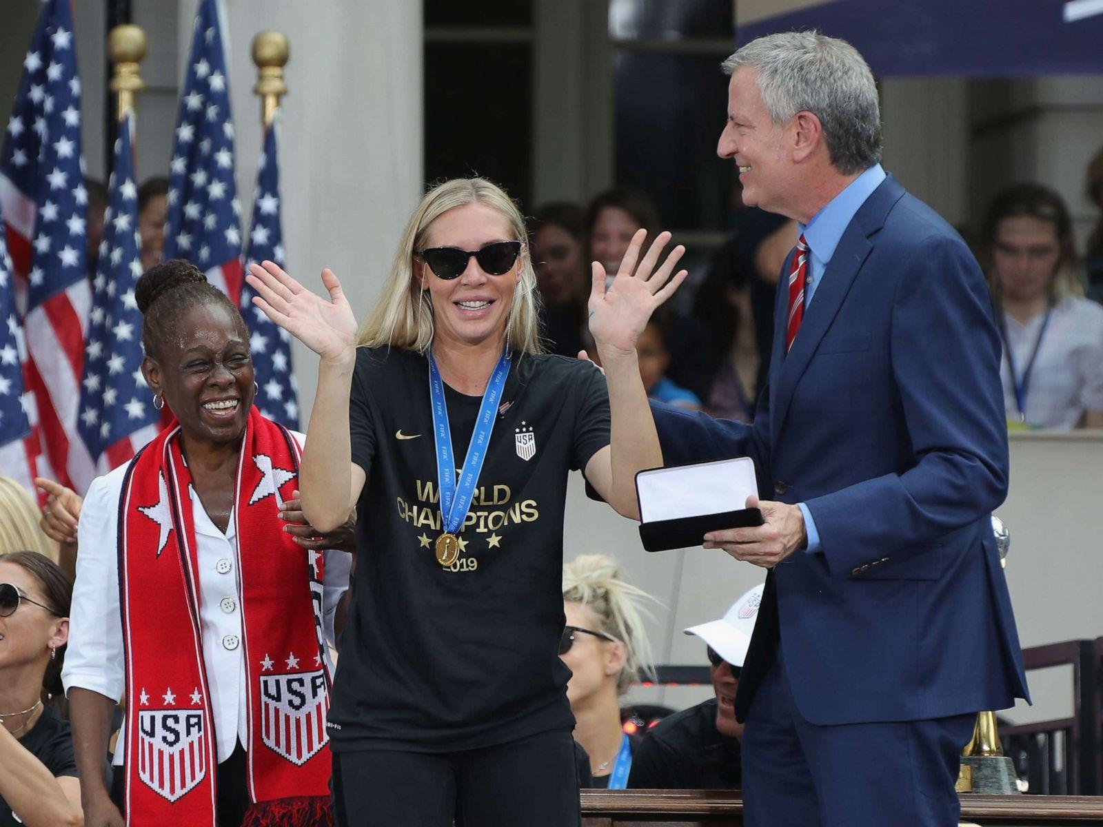 US women's soccer player Allie Long has wedding ring, key to city