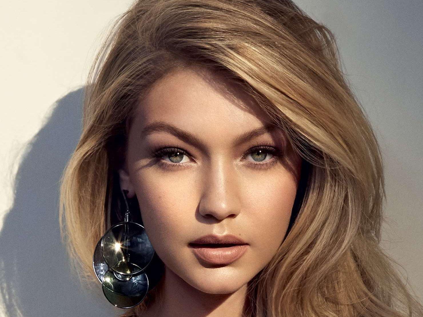 Gigi Hadid Wallpaper and Background Image