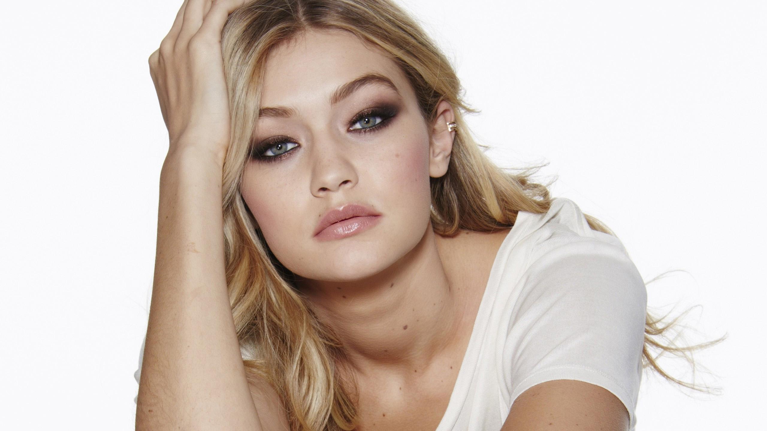 Beautiful HD Gigi Hadid Wallpaper