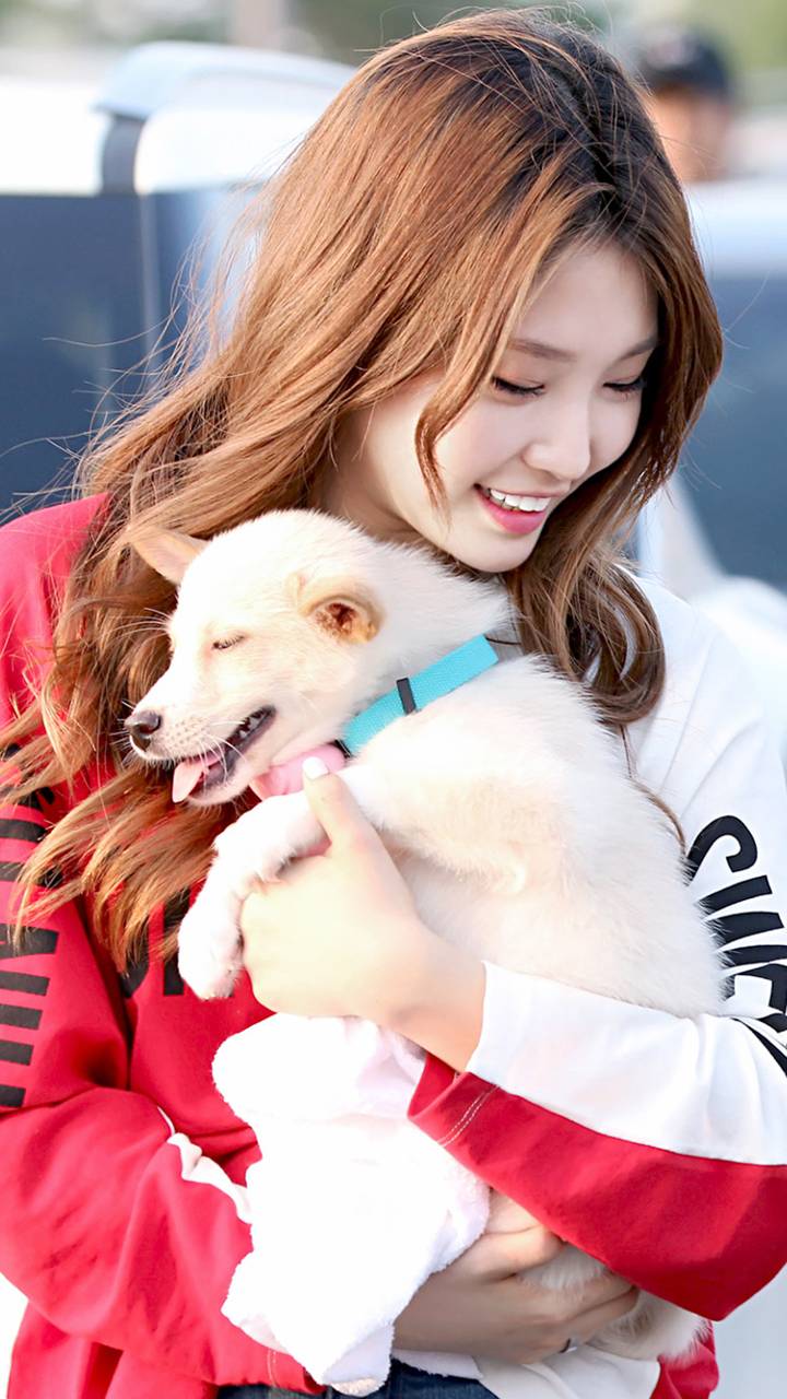 Kim Chungha Wallpaper