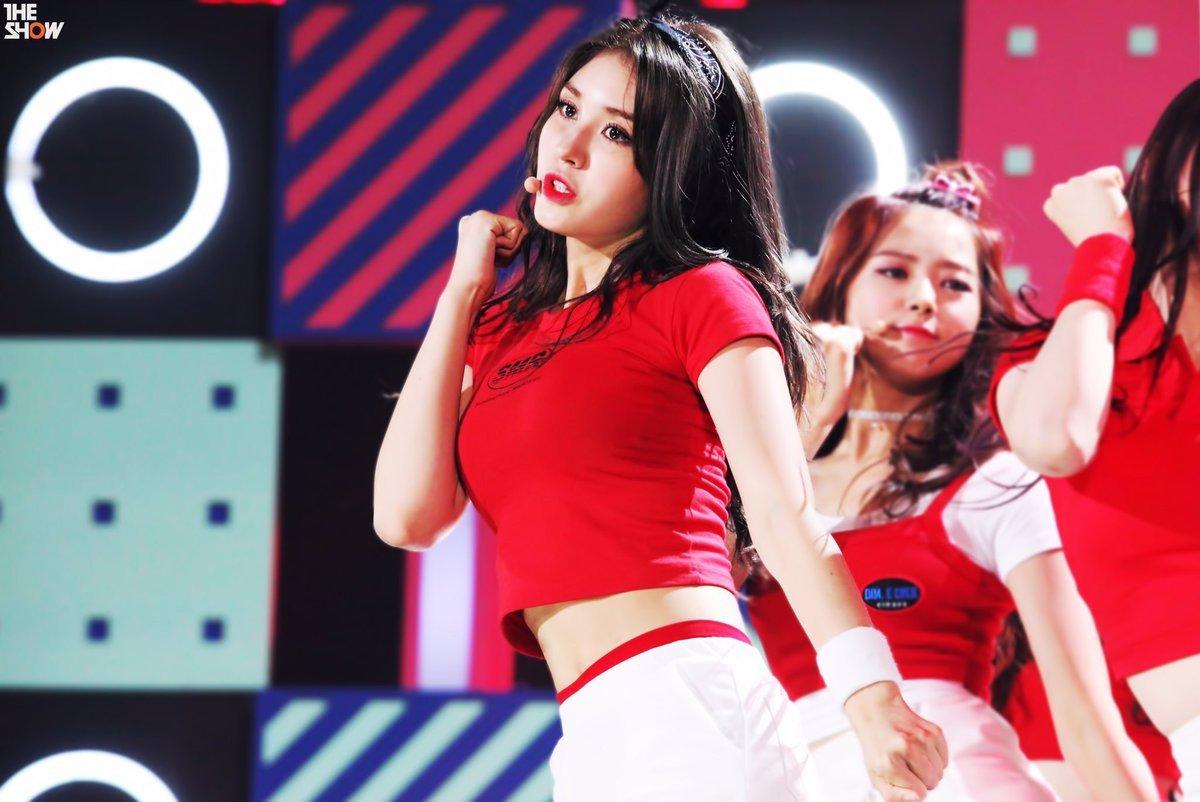 I.O.I image 161018 Somi SBS 'The Show' Update HD wallpaper