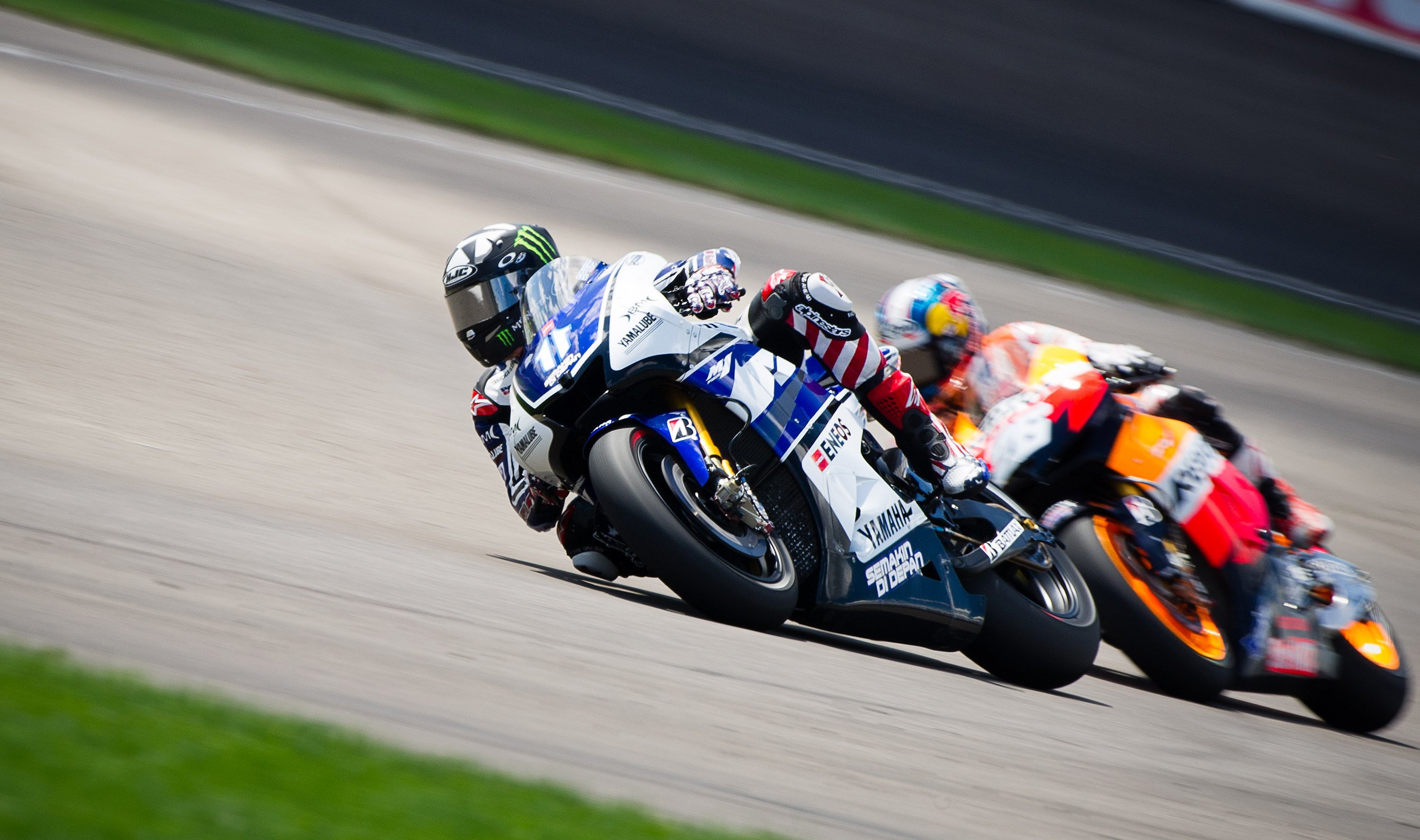 Download Motorcycle Yamaha MotoGP race racing wallpaper 2688x1591