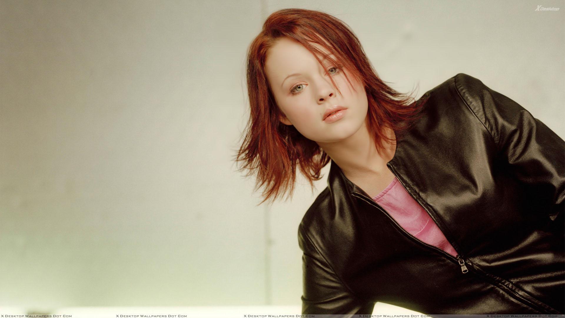 Thora Birch In Black Jacket Photohoot Wallpaper