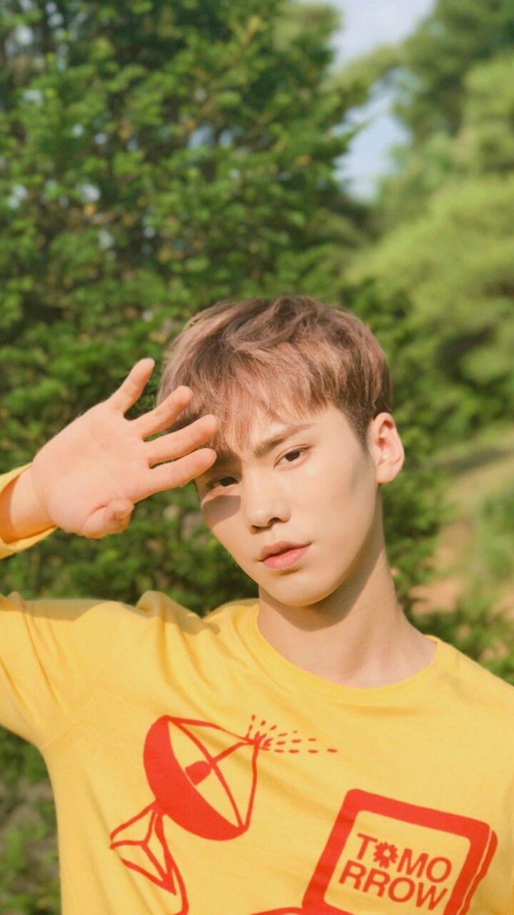 ASTRO Lockscreen / Rocky Min Hyuk. Astro in 2019