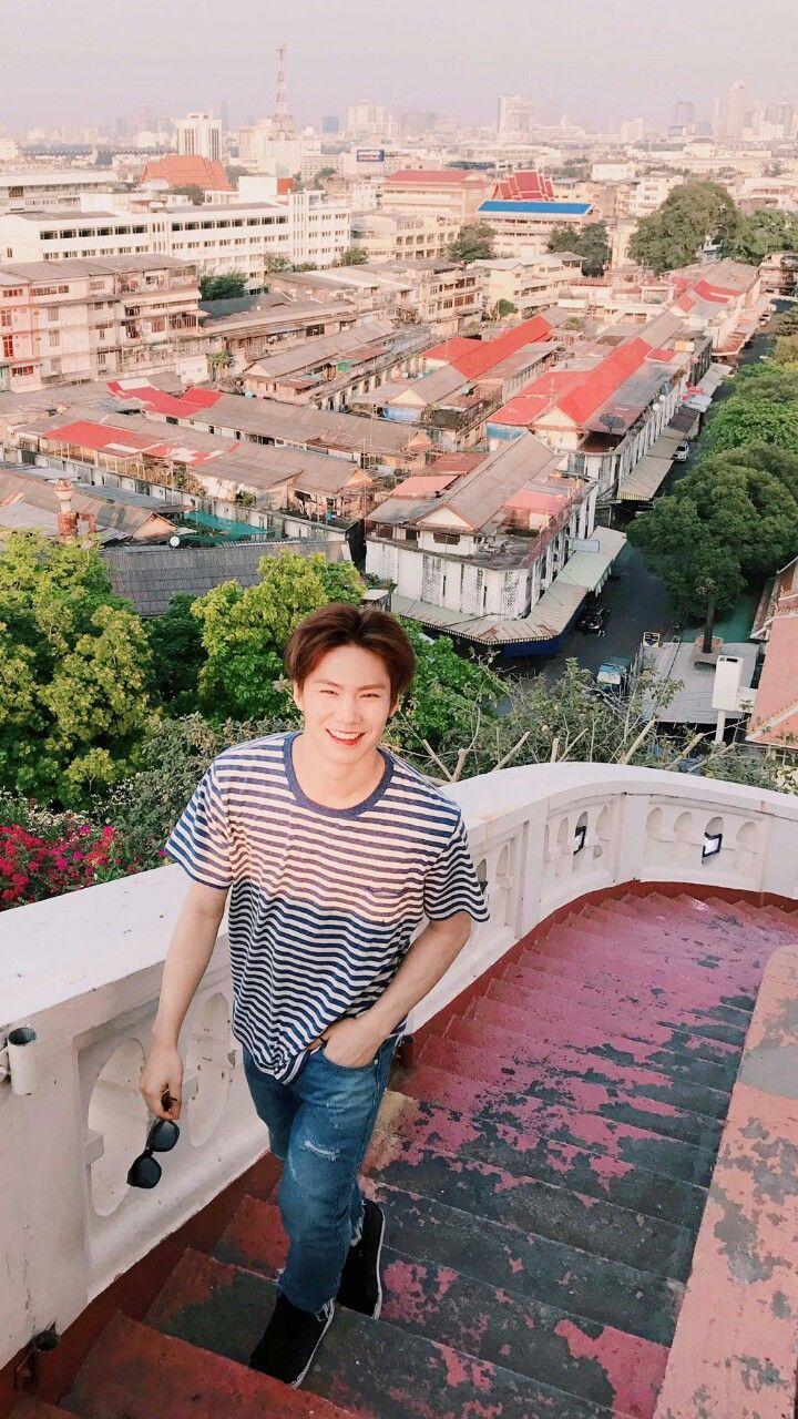 Rocky Lockscreen. Astro. Astro