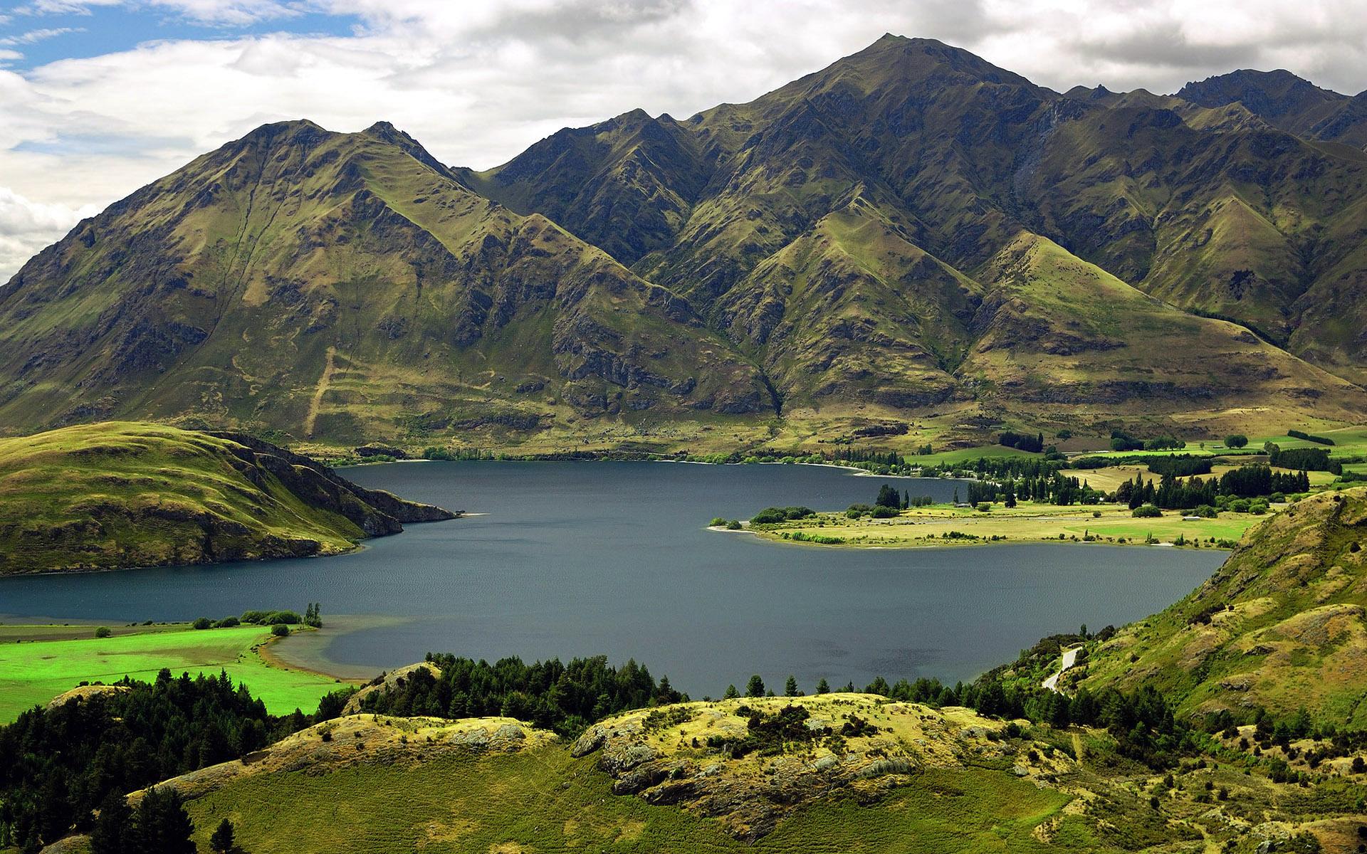 Daily Wallpaper: Lake Wannaka, New Zealand. I Like To Waste My Time