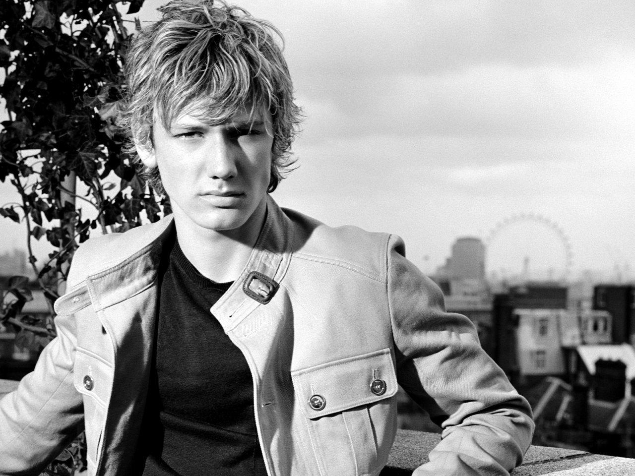 Taylor Lautner & Alex Pettyfer image Alex HD wallpaper