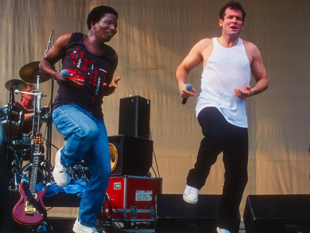 Johnny Clegg, a uniting voice against apartheid, dies at 66