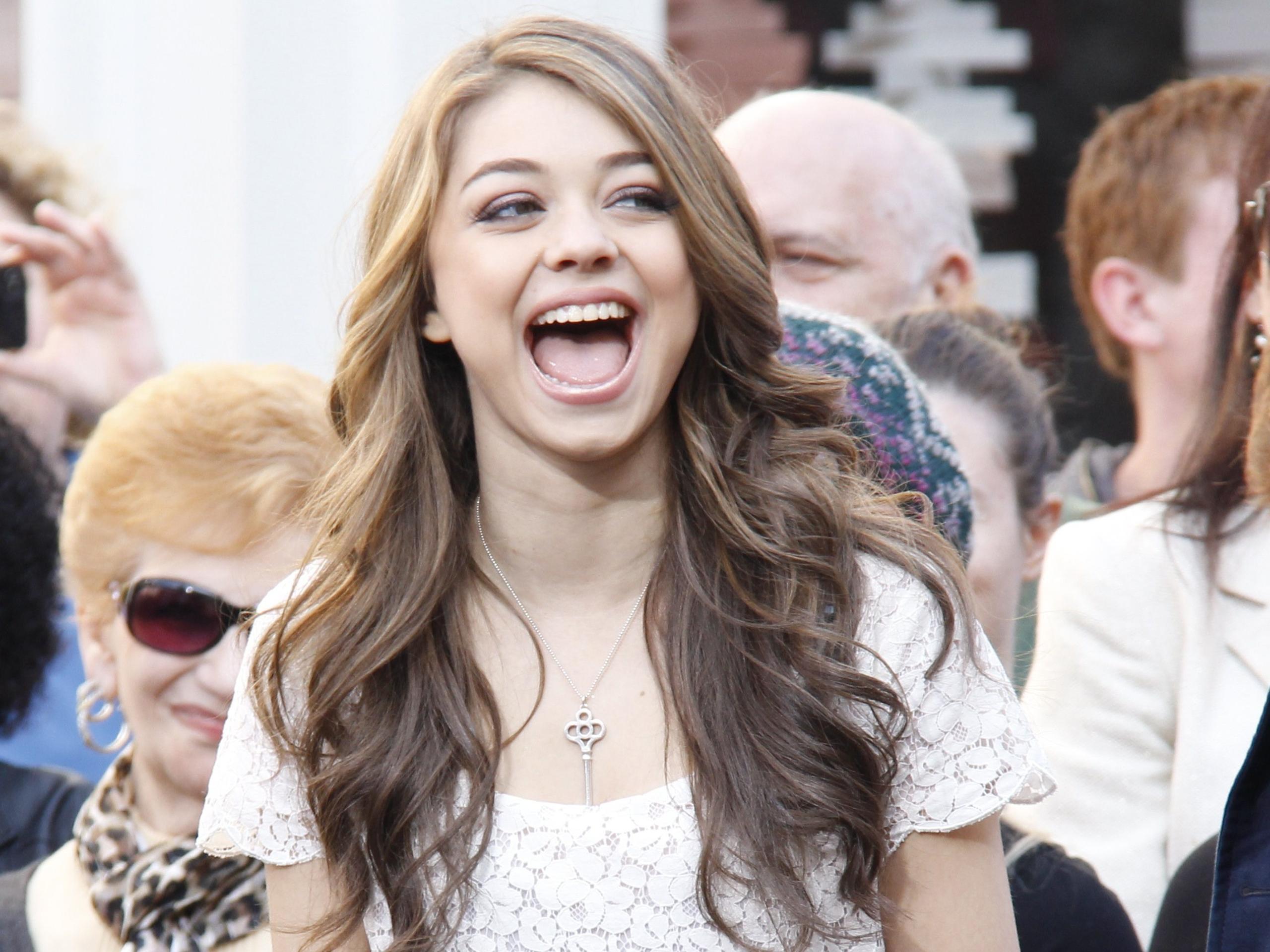 Sarah Hyland Opens Up About [Specific Topic] - rupf7wr