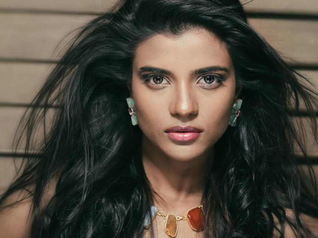 Aishwarya Rajesh HQ Wallpaper. Aishwarya Rajesh Wallpaper