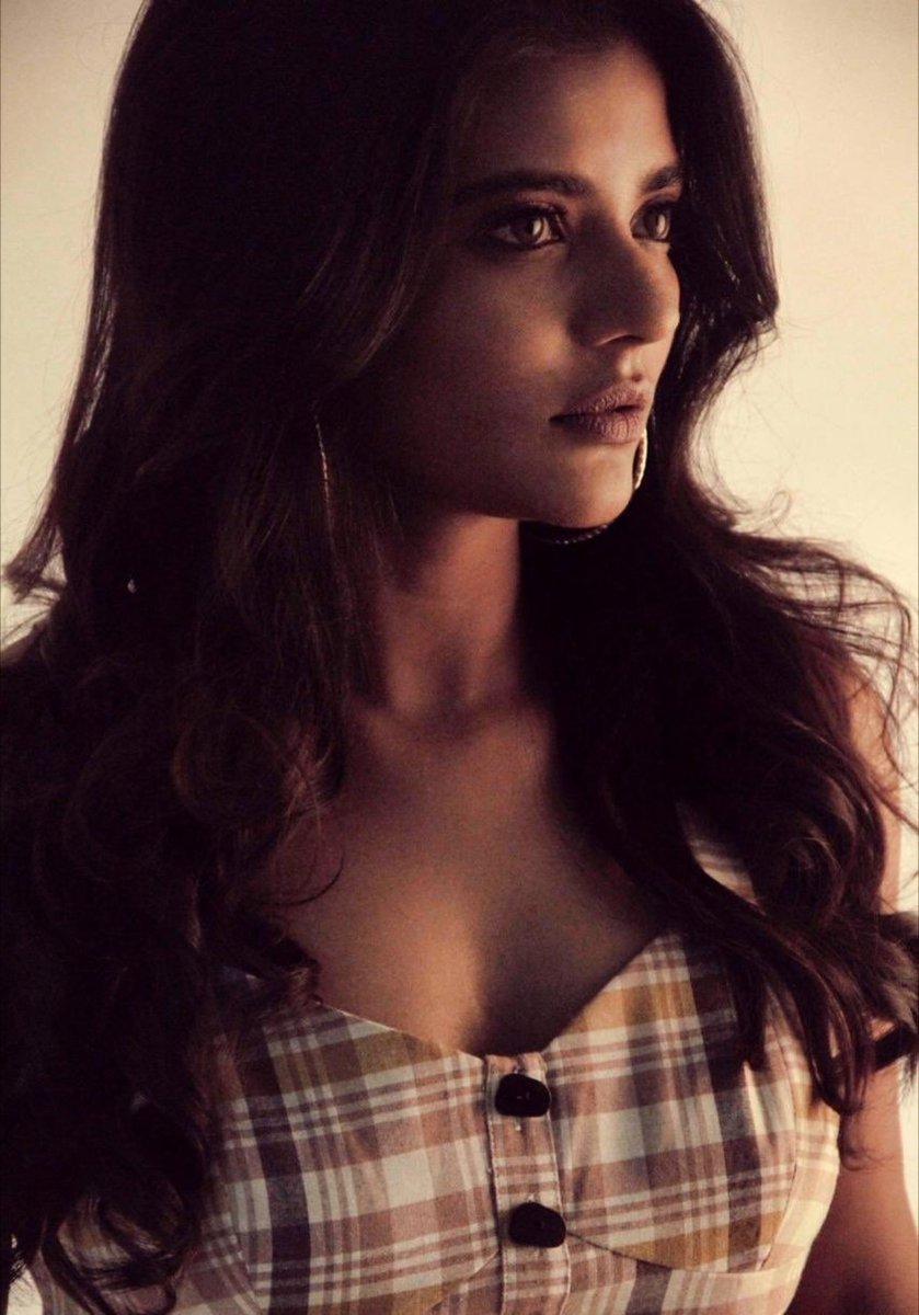 smartcelebwall Actress #AishwaryaRajesh latest #wallpaper