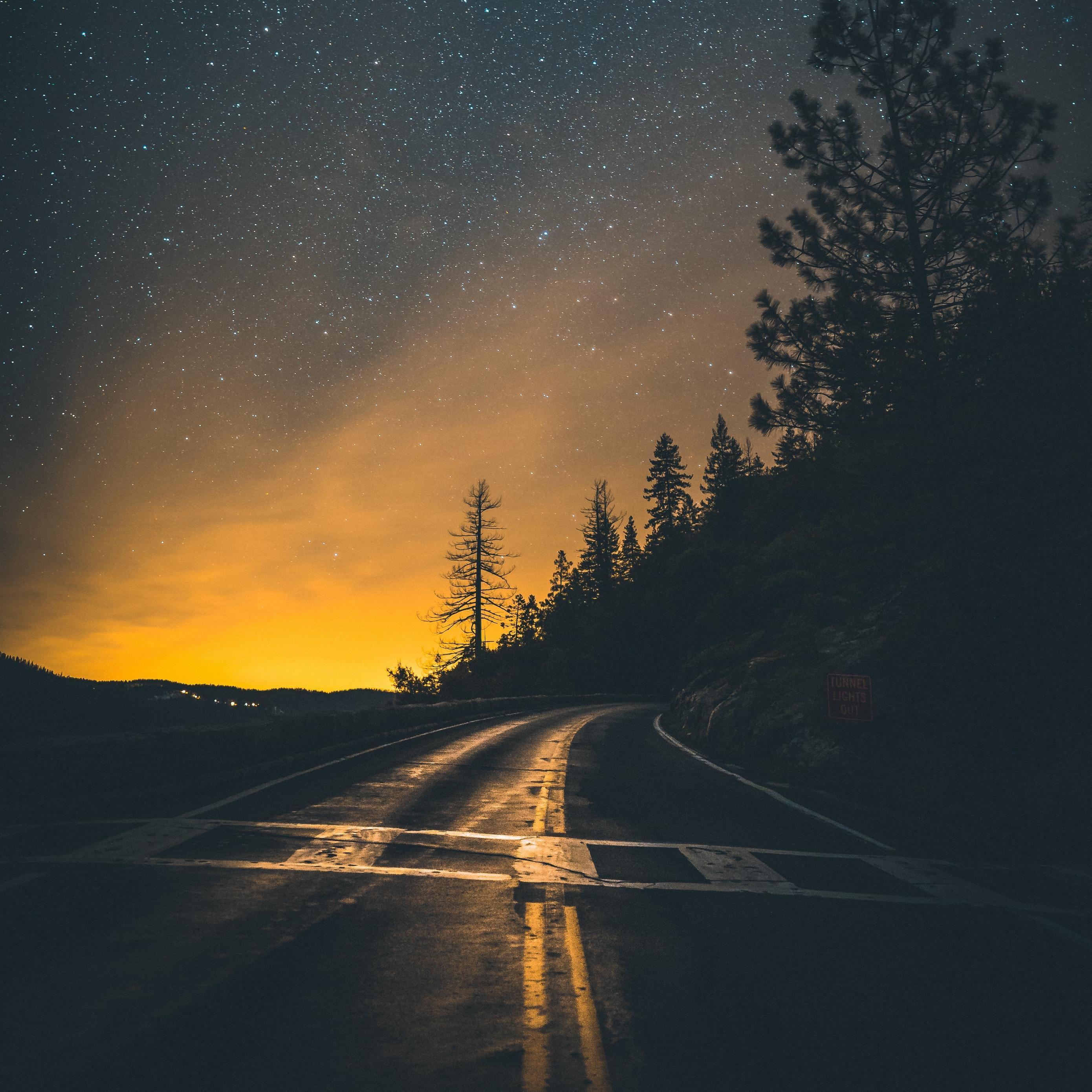 Download wallpapers 2780x2780 road, slope, turn, sunset, twilight