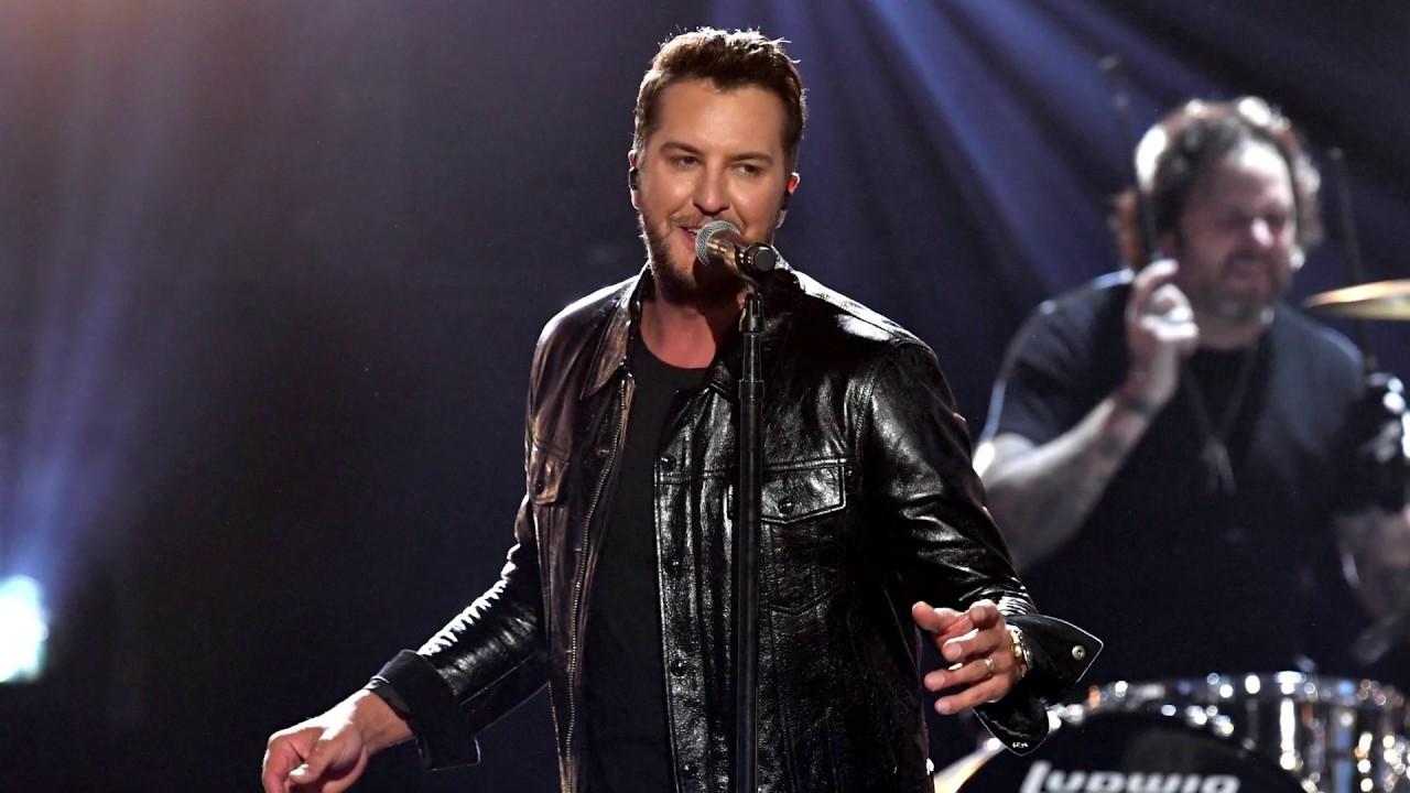 American Idol' Judge Luke Bryan's Controversial ACM Knockin' Boots