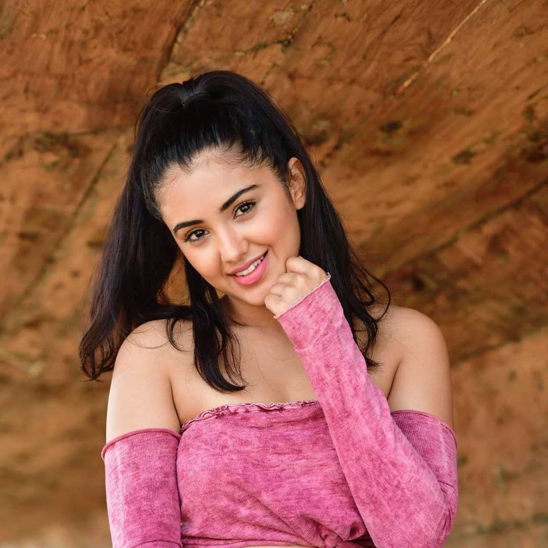 Nela Ticket movie heroine malvika sharma photo 3. Malvika Sharma