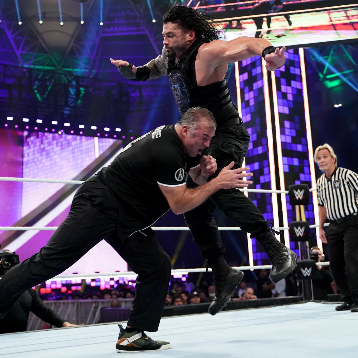 Super Showdown 2019 Roman Reigns vs Shane McMahon Photo