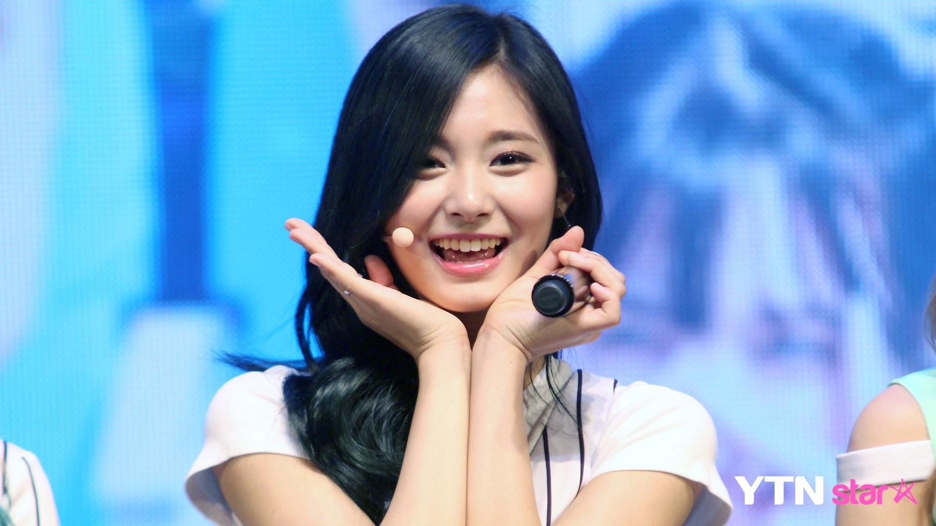 Tzuyu Wallpaper background picture