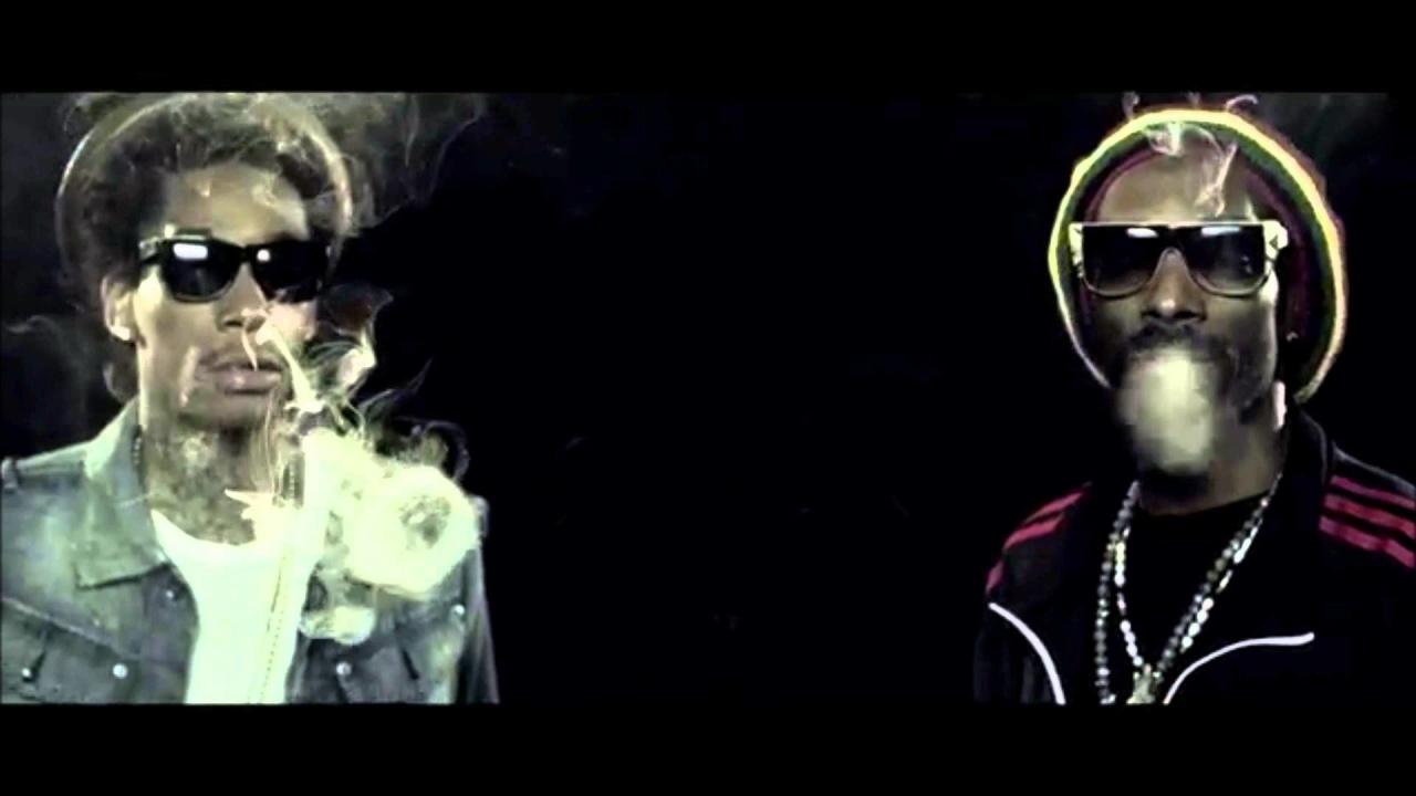 Snoop Dogg Wiz Khalifa Tour Wiz Khalifa Smoking Wallpaper 62 Image