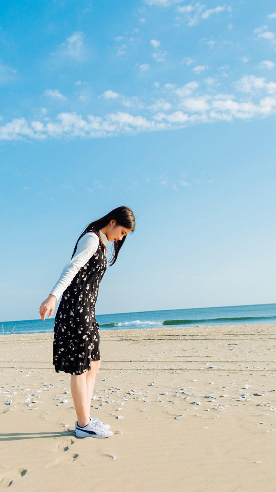 Download Cute Asian Girl Beach Photohoot Free Pure 4K Ultra HD